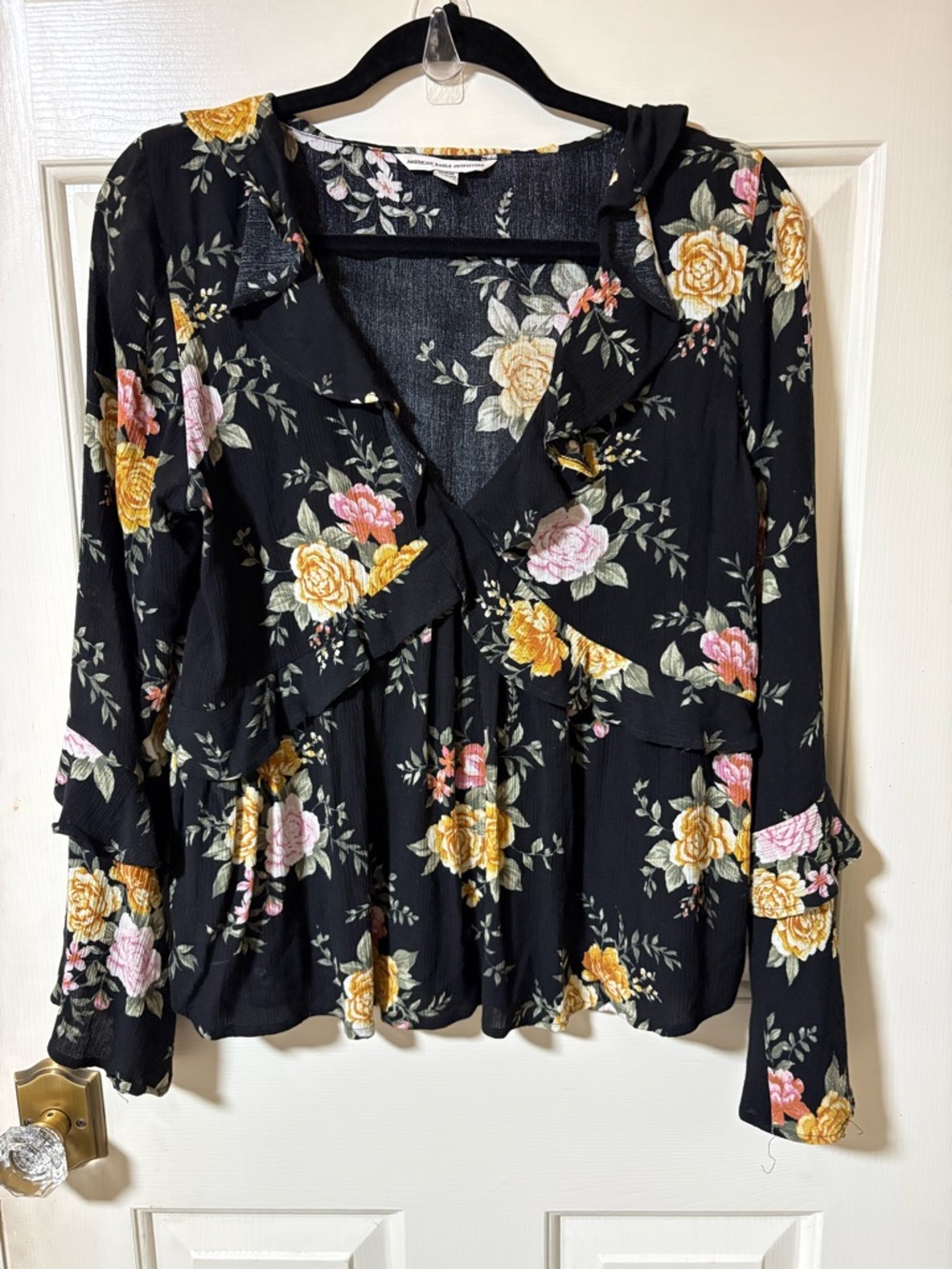 American Eagle Outfitters Black Floral Ruffle V-Neck Blouse Sz: Medium